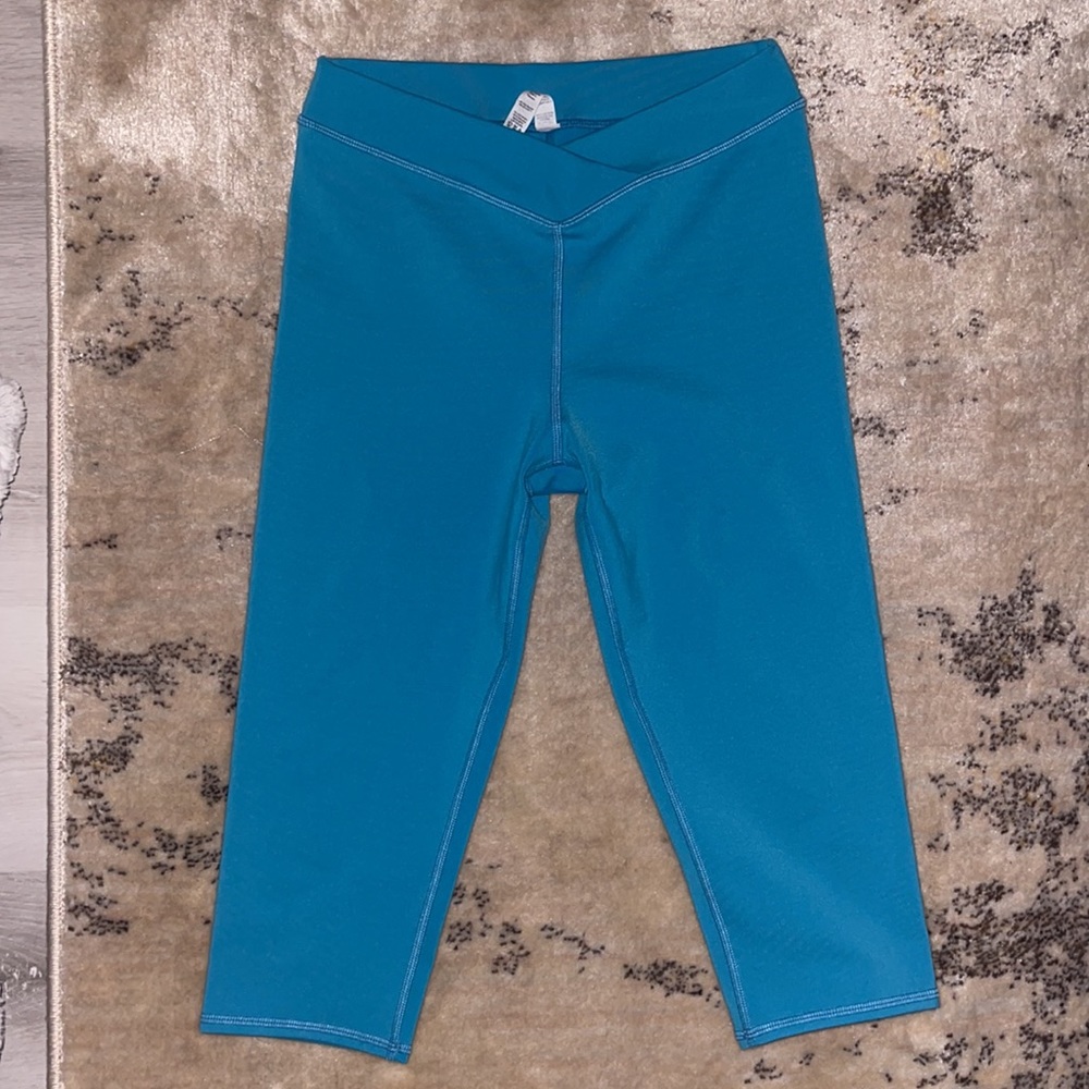 Alo Yoga Airbrush V-Cut Define Capri